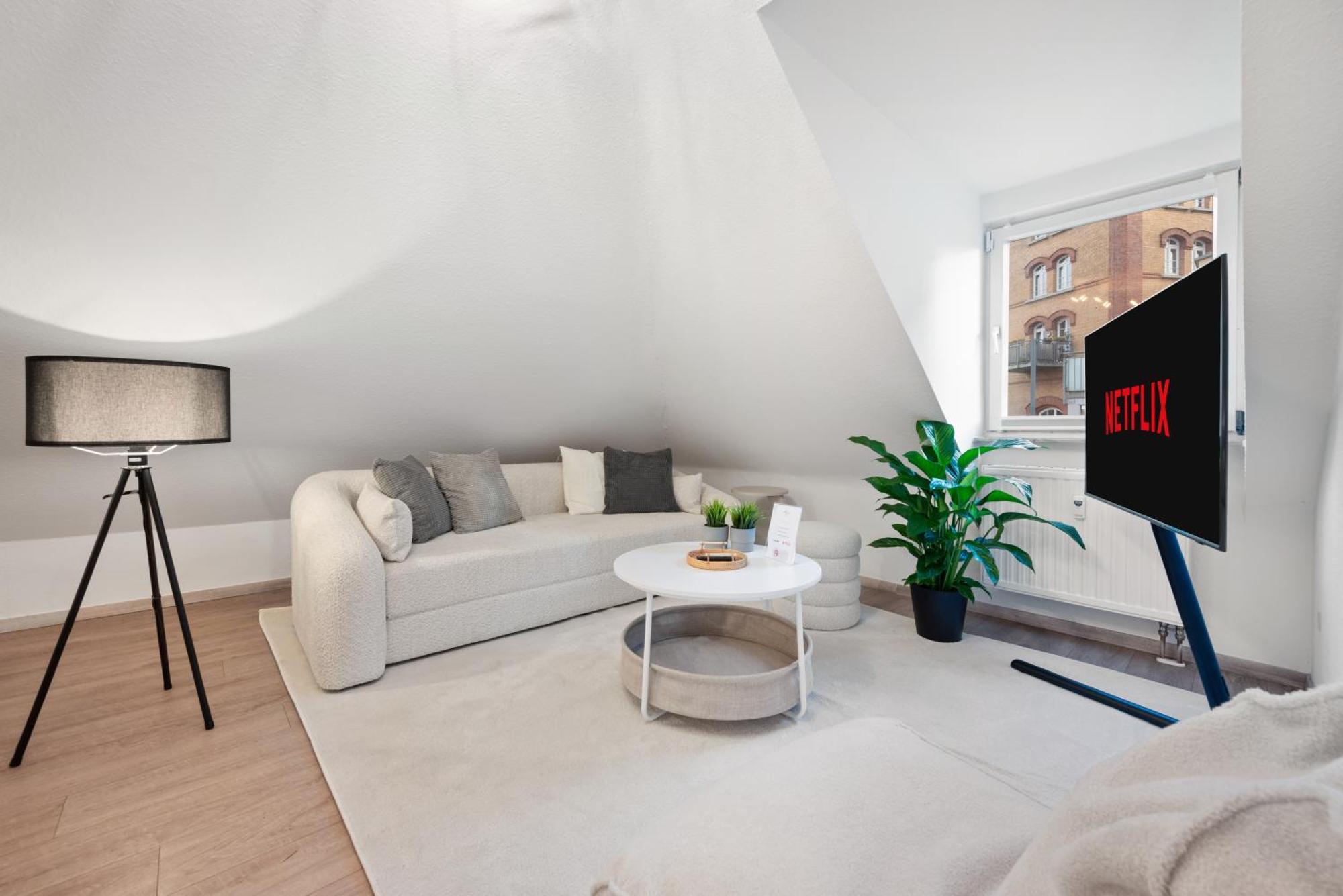 Malu Rooms - Im Stadtzentrum, Smarttv, Netflix, 24H Checkin Ludwigsburg Exteriér fotografie