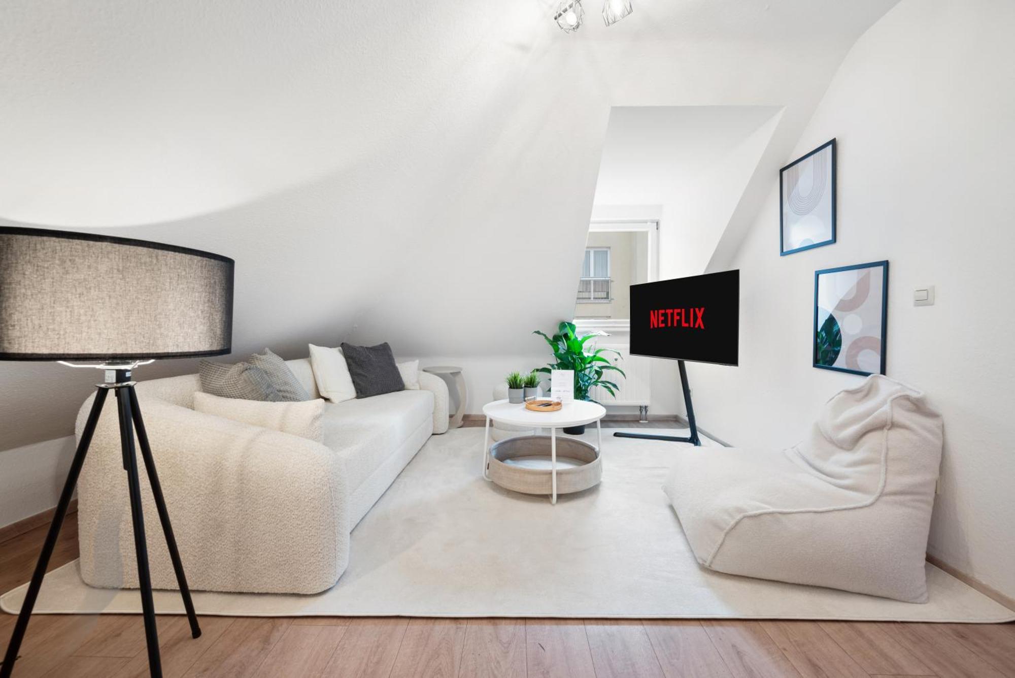 Malu Rooms - Im Stadtzentrum, Smarttv, Netflix, 24H Checkin Ludwigsburg Exteriér fotografie